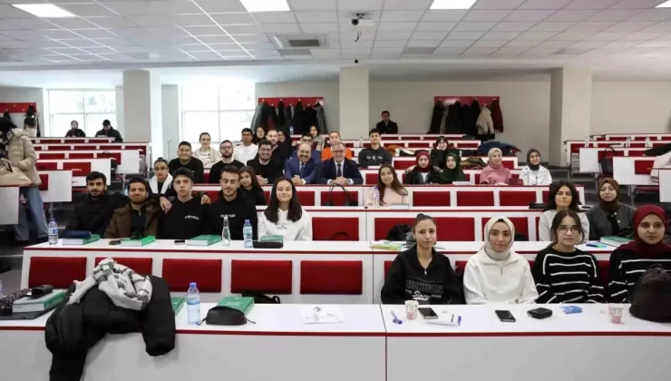 Başkan Özdoğan, Kariyer Günleri’nde Gençlerle Buluştu