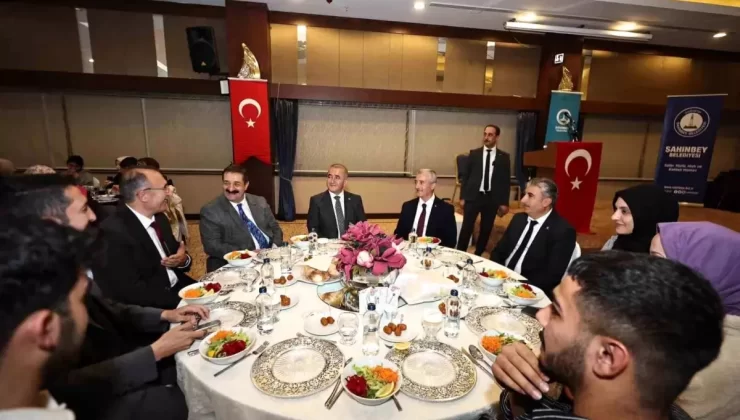 Başkan Tahmazoğlu, Elazığ’daki Şahinbeyli Öğrencilerle Buluştu