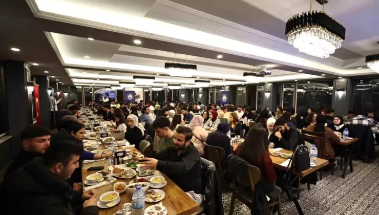 Başkan Tahmazoğlu Gaziantepli Öğrencilerle Buluştu