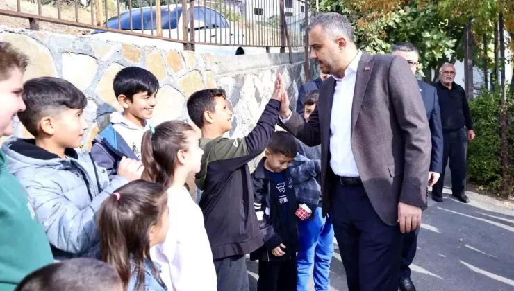 Başkan Toptaş, Mahalle Ziyaretleriyle Sorunları Yerinde Çözüyor