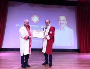 Başkan Uğur İbrahim Altay’a Hatay’da fahri doktora verildi