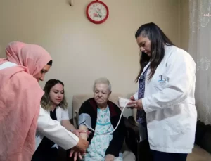 Bayraklı Belediyesi, Ücretsiz Sağlık Hizmetleriyle 13 Bin 516 Vatandaşa Ulaşarak Destek Oluyor