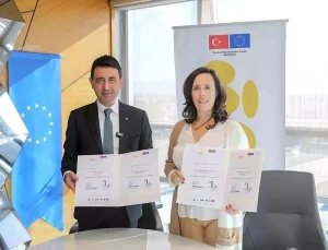 Bayraklı ve Portimao Belediyeleri Kardeş Şehir Protokolü İmzaladı