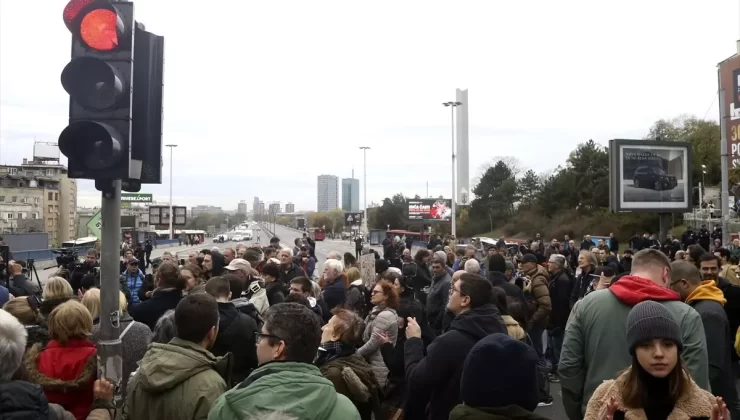 Belgrad’da Eski Sava Köprüsü için Protesto