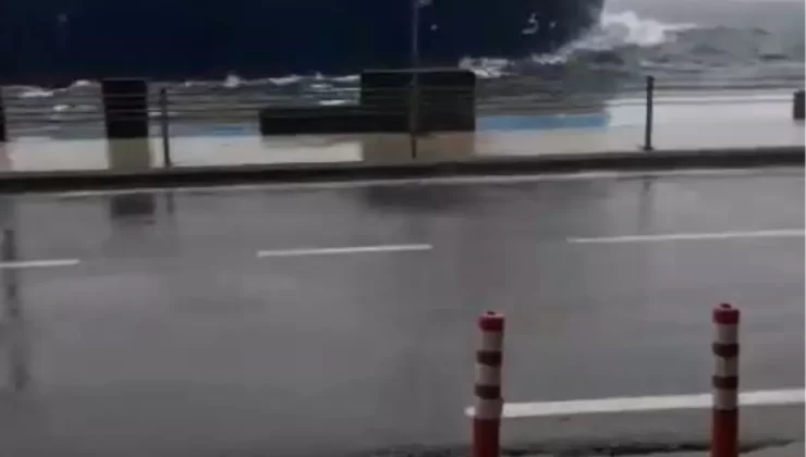 Beykoz’da Fırtına Gemiyi Kıyaya Yoldan Çıkardı