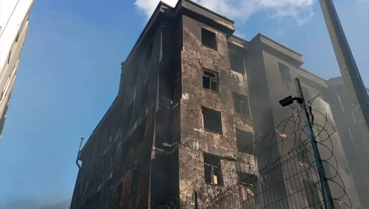 Beylikdüzü’nde 36 Saat Süren Fabrika Yangını