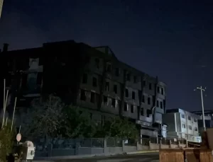 Beylikdüzü’nde Fabrika Yangını 90 Saatten Fazla Sürüyor