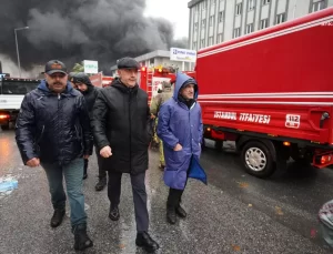 Beylikdüzü’nde Plastik Hammadde Fabrikasında Yangın