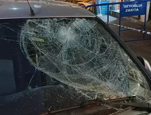 Beyoğlu’nda Balkon Çöktü