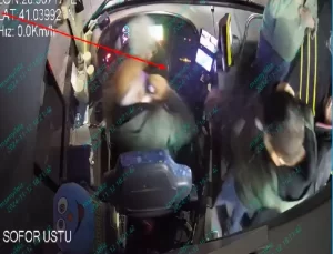 Beyoğlu’nda Otobüs Şoförüne Kaldırım Taşıyla Saldırı