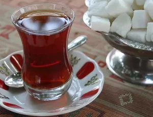 Bir bardak çayın fiyatı şaşırtıyor: 250 lira ödeyen var