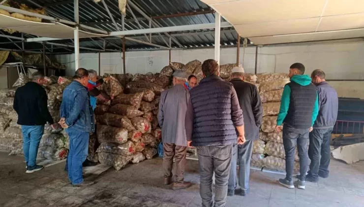 Bitlis’te İhtiyaç Sahiplerine Patates Dağıtımı