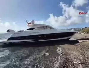 Bodrum’da Fırtına Motor Yatı Karaya Sürükledi