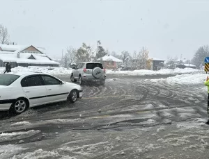 Bolu Dağı’nda Kar Nedeniyle Yol Kapalı