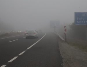 Bolu Dağı’nda sis görüş mesafesini düşürdü