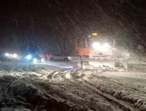 Bolu Dağı’nda Trafik Kar Nedeniyle Durdu