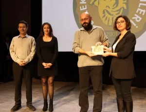 Bornova Belediyesi Şehir Tiyatrosu İki Ödül Kazandı