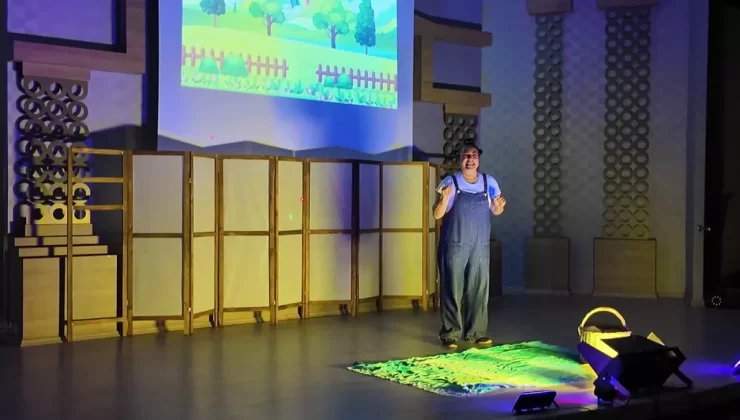 Bornova’da Minik Öğrencilere Kukla Gösterisi