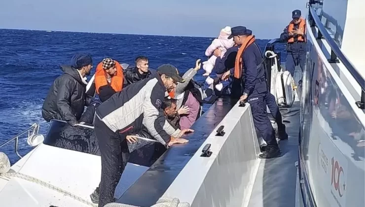 Bozcaada Açıklarında 19 Kaçak Göçmen Kurtarıldı