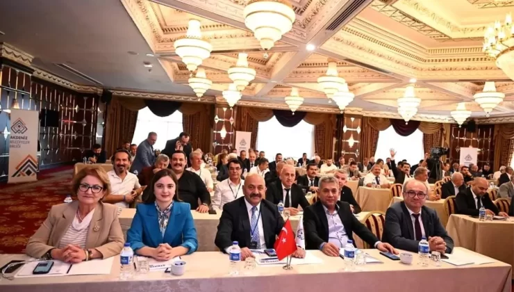 Bozkurt Belediye Başkanı Çelik, Akdeniz Belediyeler Birliği Toplantısına Katıldı