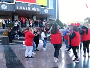 Buca Belediyesinde İşçiler Yarım Gün İş Bıraktı, Grev Tehdidi Var