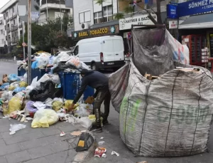 Buca’da İşçiler Grevde, Sokaklar Çöp İçinde