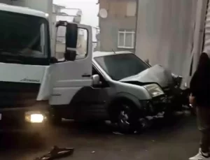 Bursa’da BİM Kamyonu Yokuşta Kontrolden Çıktı