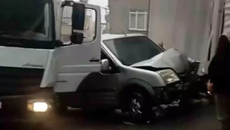 Bursa’da BİM Kamyonu Yokuşta Kontrolden Çıktı