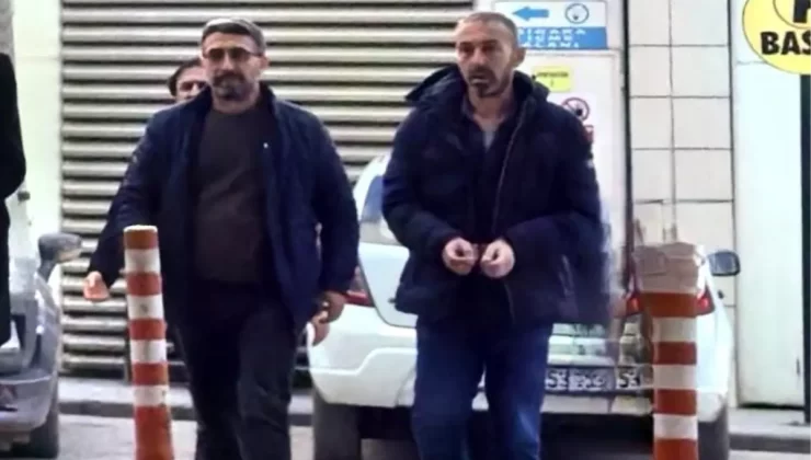 Bursa’da Büfeci Bıçakla Yaralandı