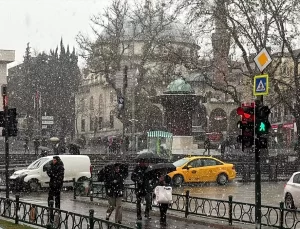 Bursa’da Mevsimin İlk Kar Yağışı