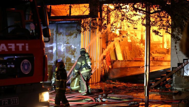 Bursa’da mobilya fabrikasında yangın