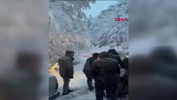 Bursa’da Yoğun Kar Nedeniyle Araçlar Mahsur Kaldı
