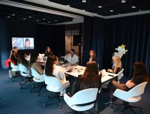 Büşra Orakçıoğlu UNICEF İyilik Gönüllüleri’nde