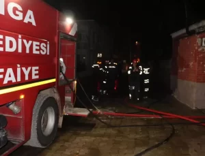 Çanakkale Biga’da Ev Yangını: 1 Ev Yandı, 2 Evde Hasar Oluştu