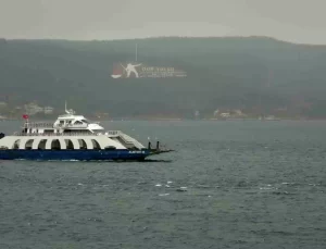 Çanakkale’de Fırtına Feribot Seferlerini İptal Etti