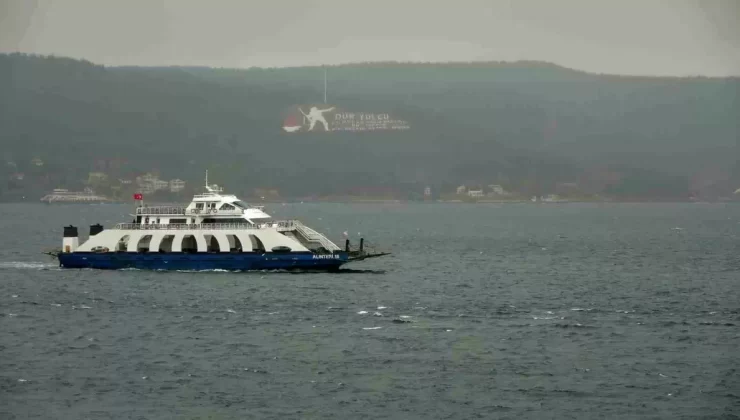 Çanakkale’de Fırtına Feribot Seferlerini İptal Etti