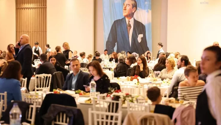 Çeşme’de Öğretmenler Günü Kutlaması