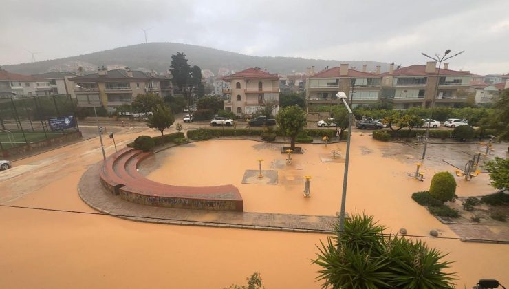 Çeşme’de sokaklar göle döndü