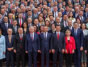 CHP, belediye konserlerine standart getirecek