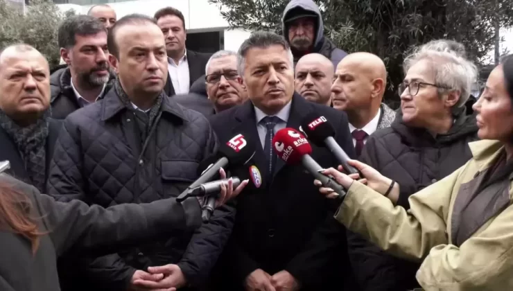 CHP, Esenyurt’ta ‘Demokrasi Nöbeti’ni Sürdürüyor