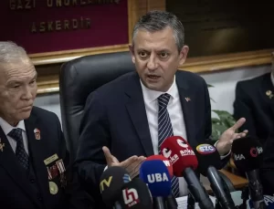 CHP Genel Başkanı Özel, gazetecilere açıklamalarda bulundu Açıklaması