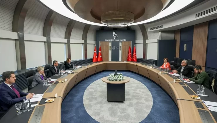 CHP Genel Başkanı Özgür Özel Sol Parti ile Bir Araya Geldi