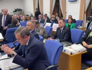 CHP’li Vekiller Bakanı Protesto Etti