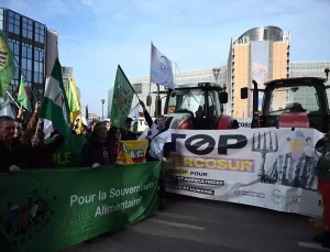 Çiftçiler AB’ye MERCOSUR Anlaşmasını Protesto etti