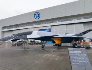 Çin, gizemli 6. nesil savaş uçağını tanıttı: White Emperor!