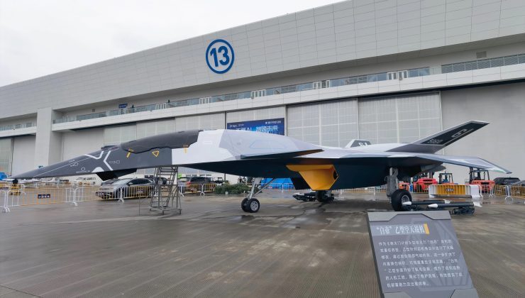 Çin, gizemli 6. nesil savaş uçağını tanıttı: White Emperor!