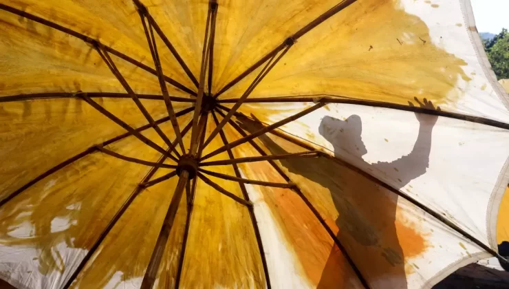 Çin’de Geleneksel Şemsiye Üretimi