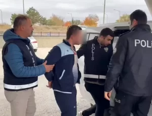 Cinnet Geçiren Lise Öğrencisi Annesini Öldürdü