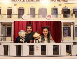 Çocuklar, Kukla ‘Tarçın’ aracılığıyla Çanakkale Savaşlarını öğreniyor