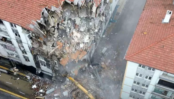 Çorum’da Doğal Gaz Patlaması Sonrası Yıkım Başladı